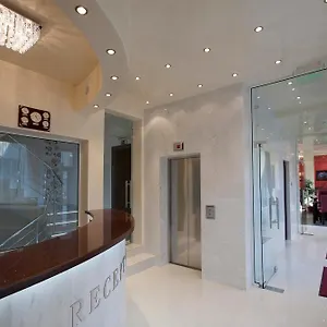 Aris Otel